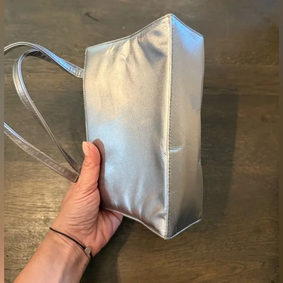 Stuart Weitzman Elegant Women's Vintage Handbag. - Picture 6 of 9